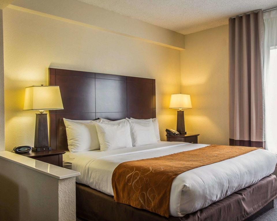 Hotel Comfort - Charlotte 2*