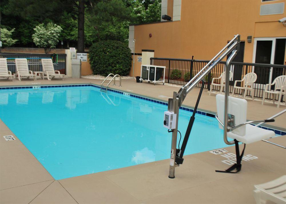 Hotel Comfort - Charlotte 2*