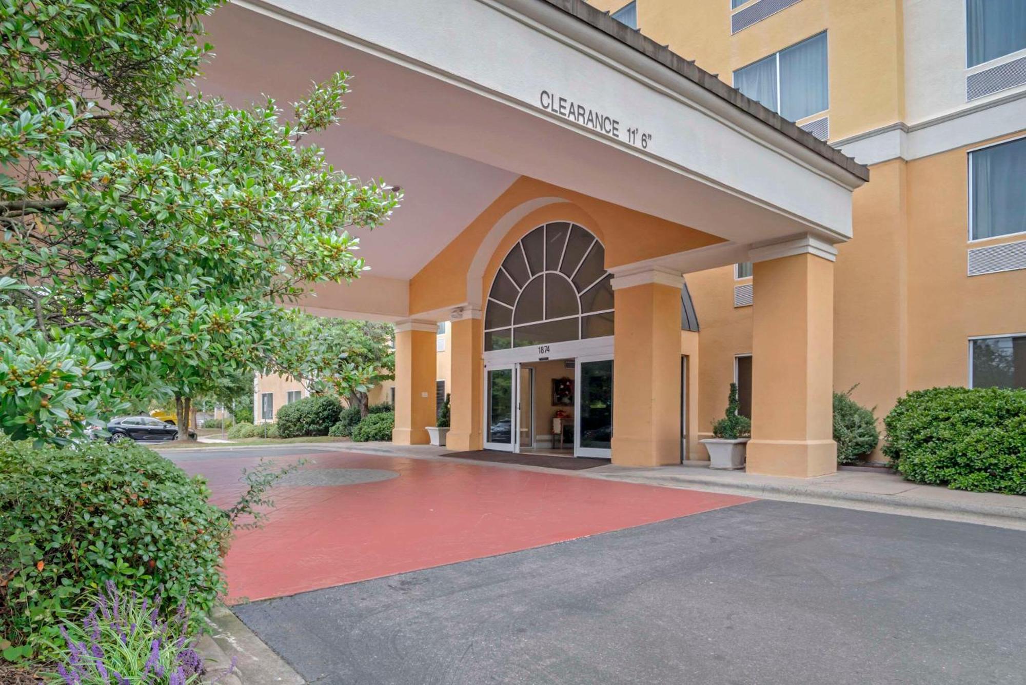 Comfort - Charlotte Hotel 2*