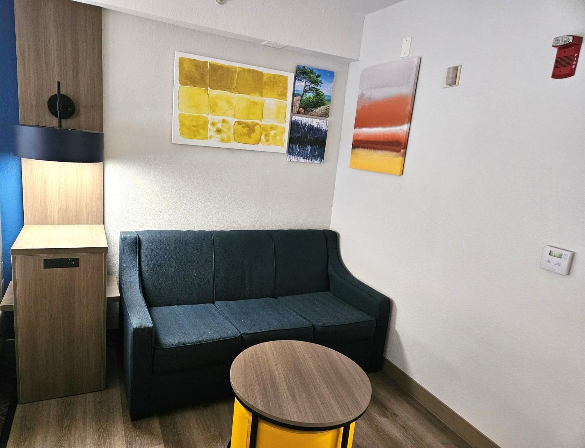 Comfort - Charlotte Hotel