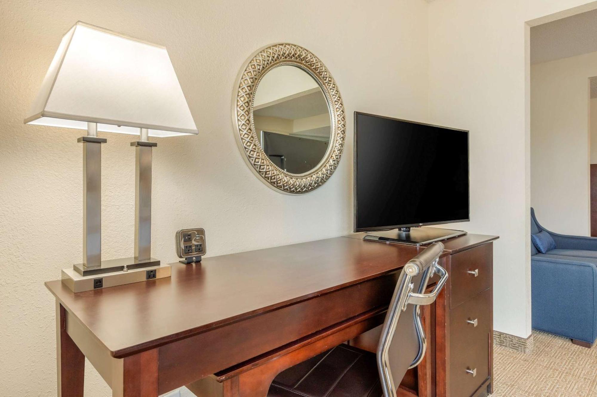 Comfort - Charlotte Hotel 2*